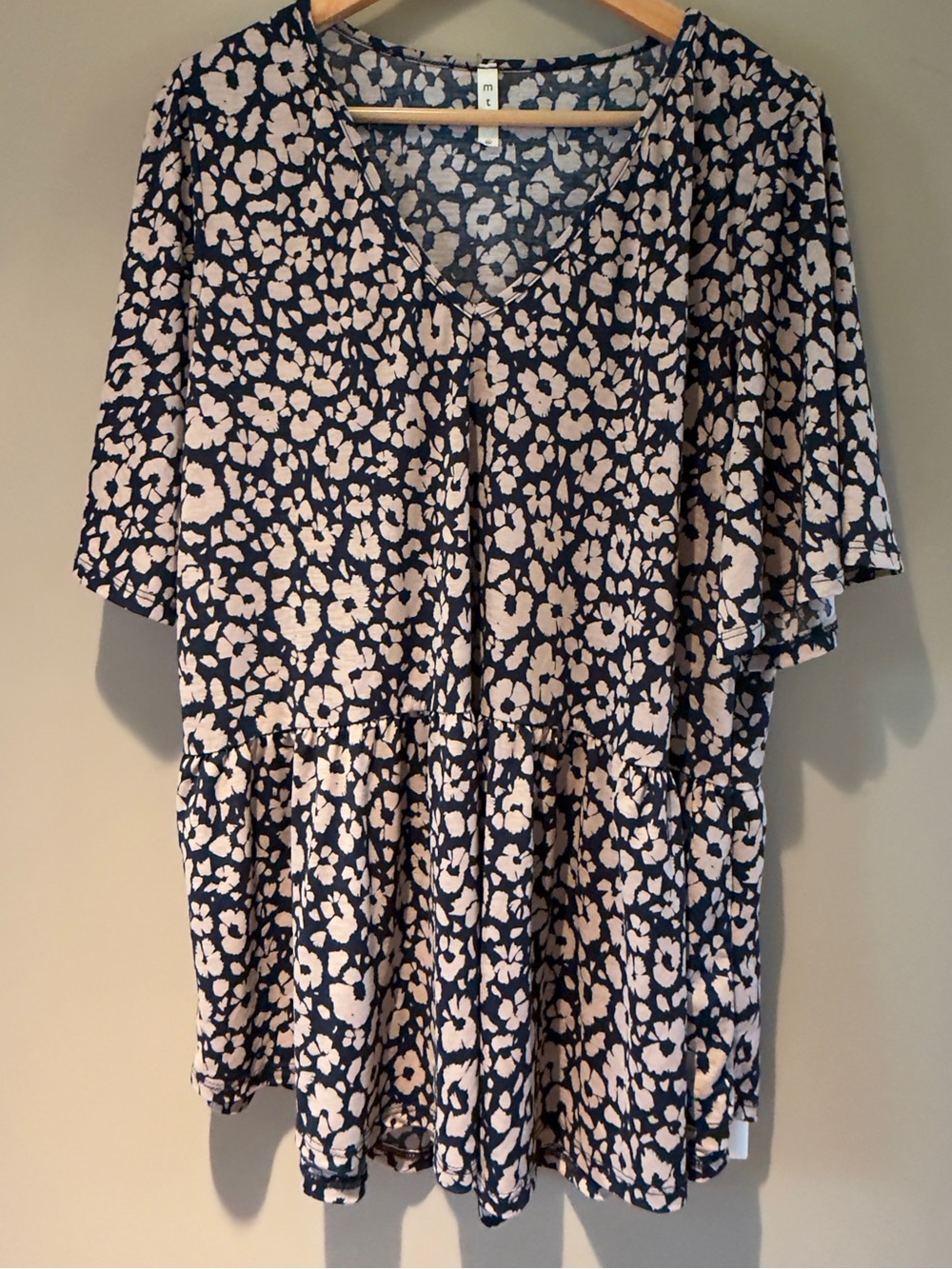 mts Black and Tan Floral Peplum Tunic XL